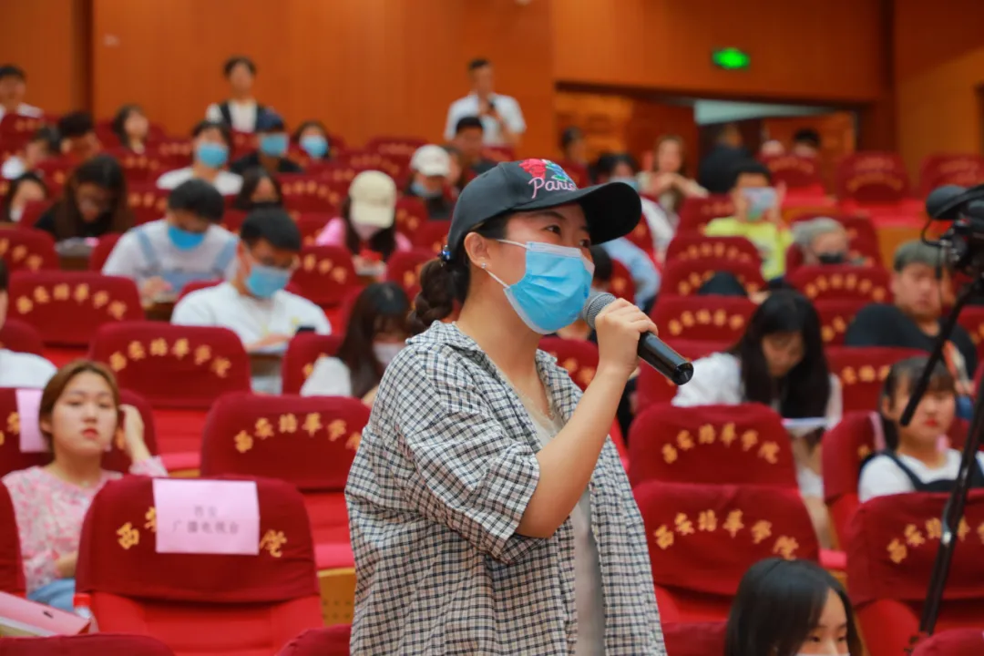 三秦在追超·庆祝建党100周年影像展播新闻发布会在西安培华举行